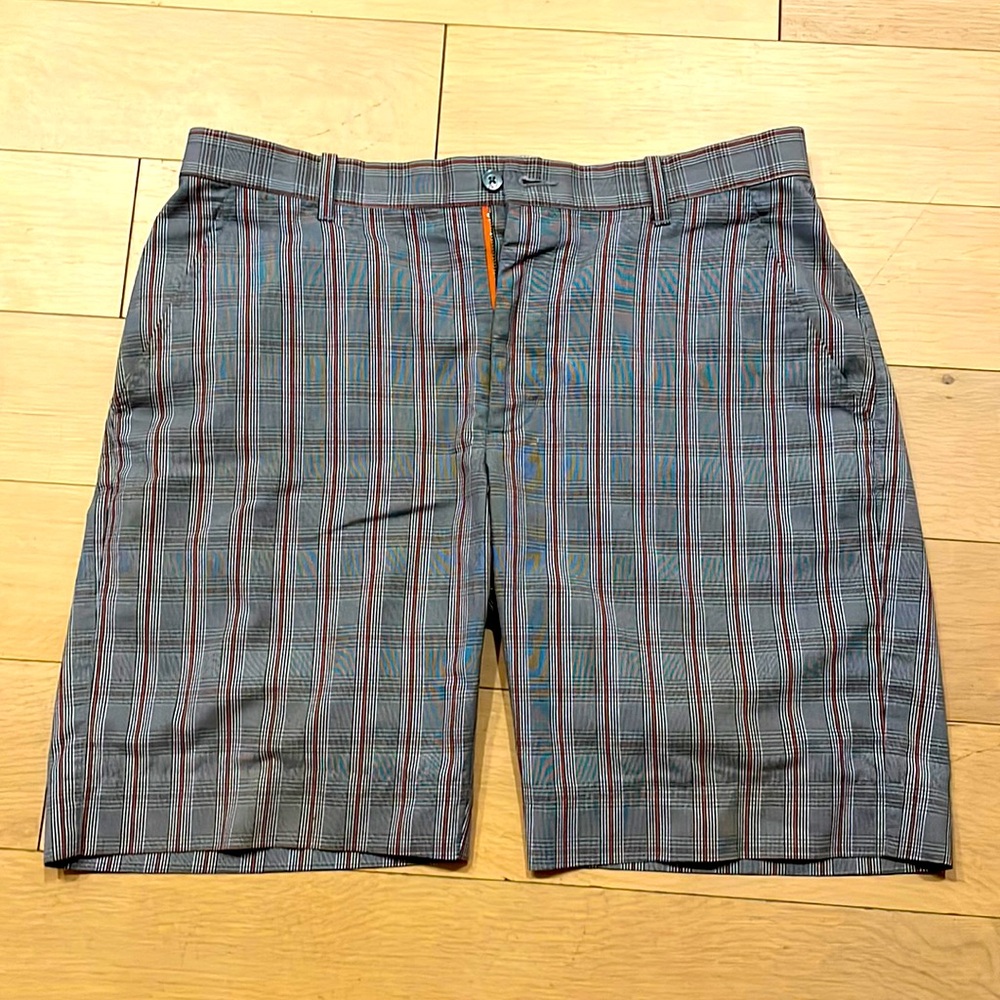 CBUK by Cutter & Buck patterned gray & orange shorts men’s size US 51 / EUR 51